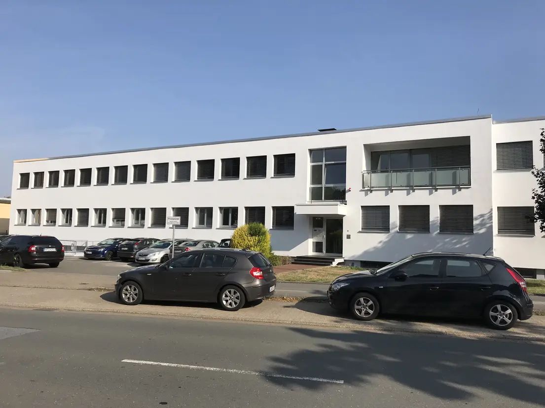 Ca. 215,00 m² modernisierte Büro-/​Praxisfläche in Dortmund-Oespel zu vermieten!