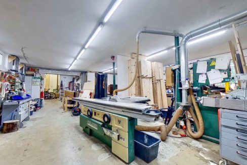 ca. 100m² zzgl. Lager