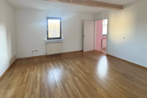 Schlafzimmer DG links
