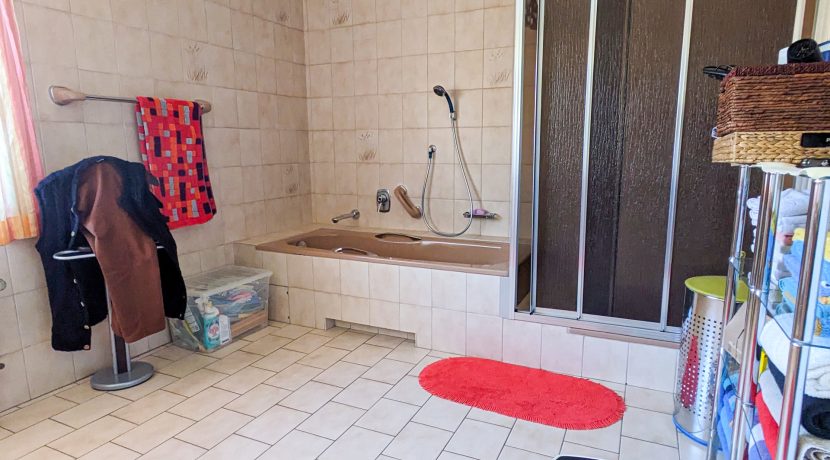 Badezimmer EG