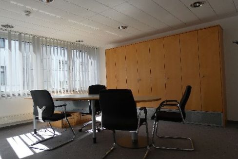 großes Büro Obergeschoss