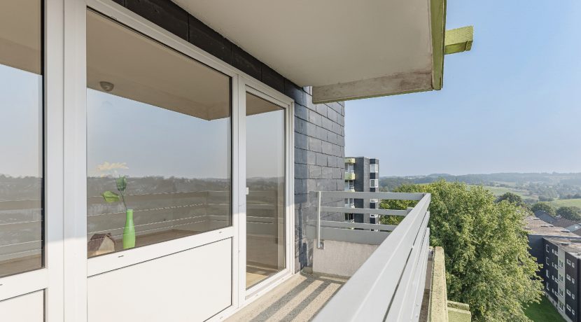 Balkon mit grüner Weitsicht