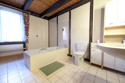 Badezimmer EG