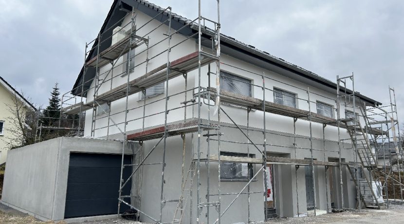 Doppelhaushälften im Bau