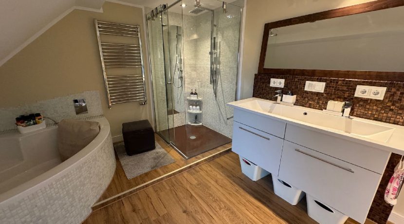Badezimmer DG