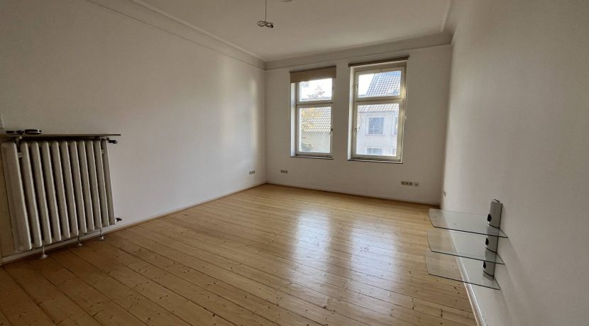 Wohn-/oder Schlafraum im OG