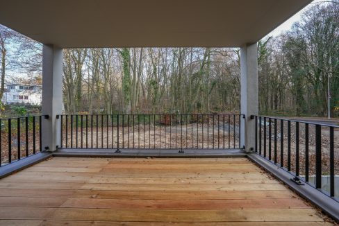 Überdachter Balkon