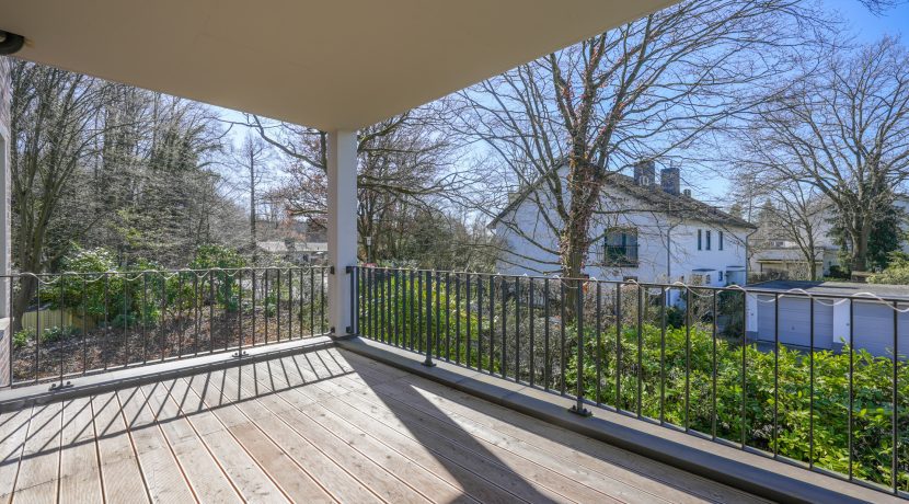 Überdachter Balkon 2