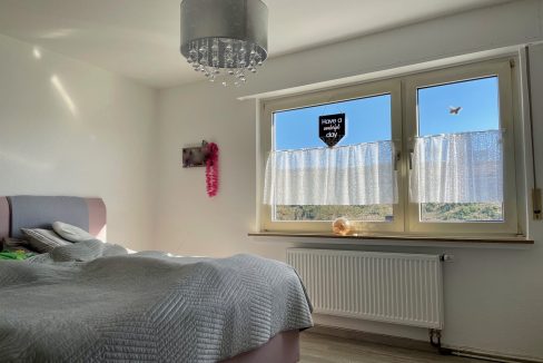 Schlafzimmer (EG)