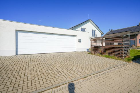 Extra breite Garage