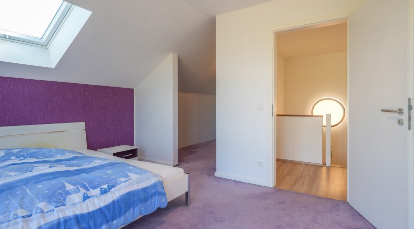 Schlafzimmer mit Ankleide