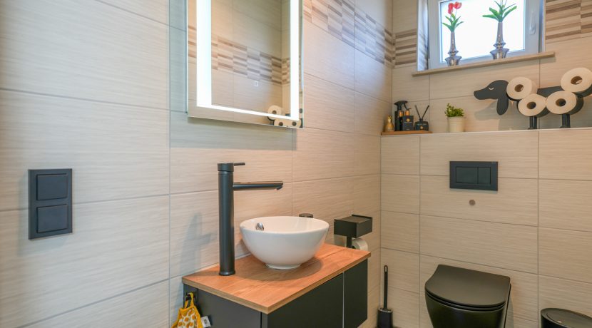 Gäste WC OG