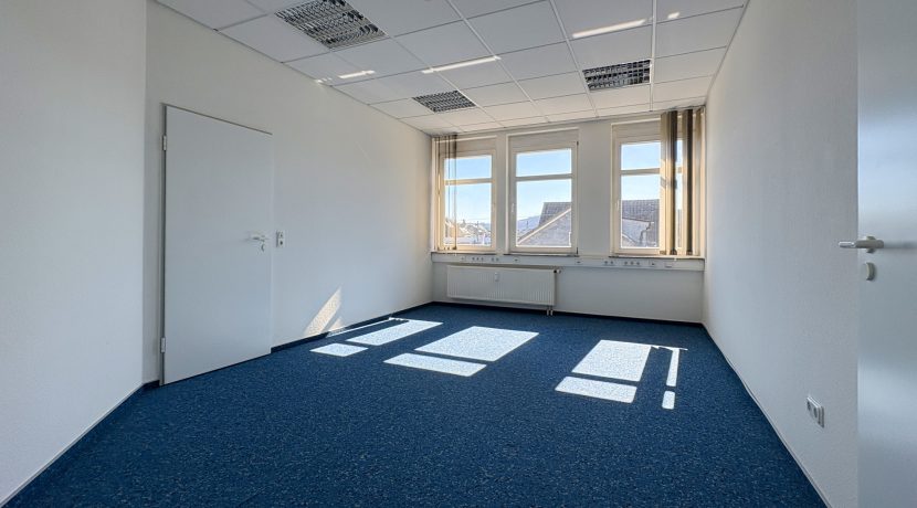 Büro 8