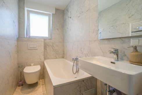 Badezimmer 1. OG