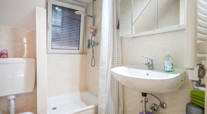 Badezimmer DG