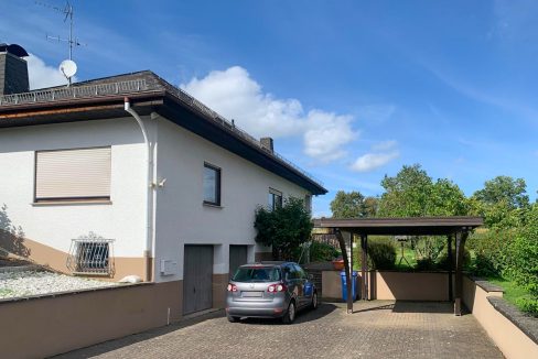Hofbereich Doppelgarage-Carport