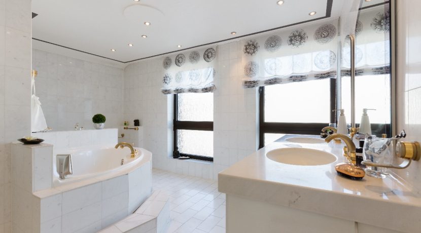 Badezimmer Ansicht 2