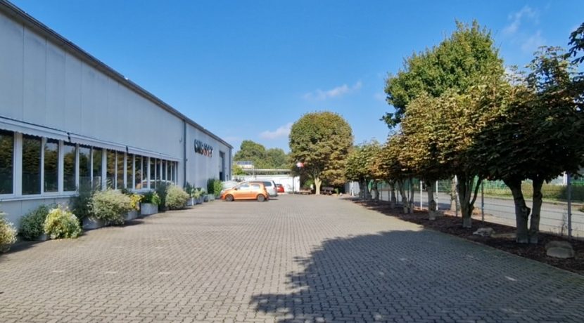 Geldern: Gewerbehalle mit EFH