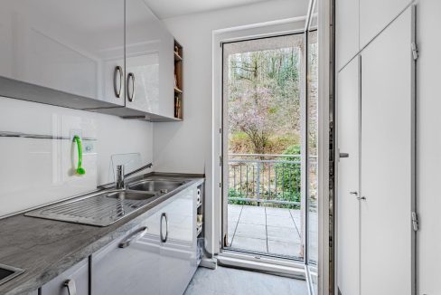 Küche mit Zugang Balkon