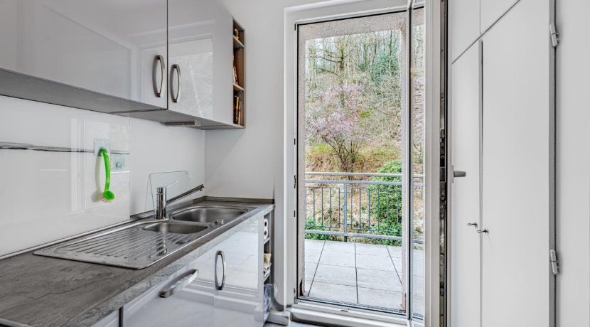 Küche mit Zugang Balkon