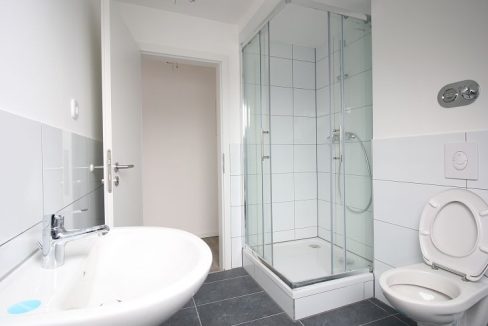 Tageslichtbad mit Dusche