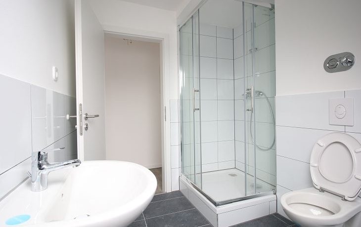 Tageslichtbad mit Dusche