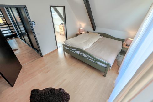 Schlafzimmer 1 DG