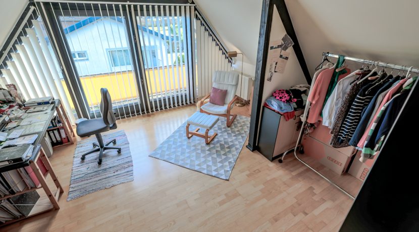 Schlafzimmer 2 DG