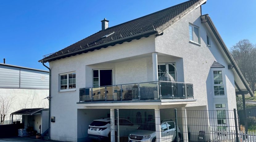 Hausansicht von der Straße