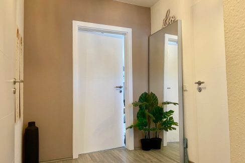 Flur (Wohnung II - DG)