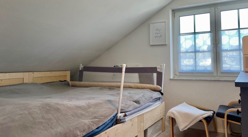 Schlafzimmer (Wohnung II - DG)