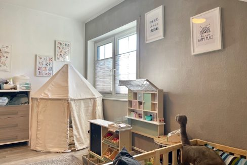 Kinderzimmer (Wohnung II - DG)