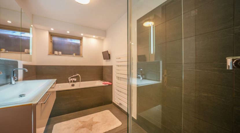 Badezimmer KG