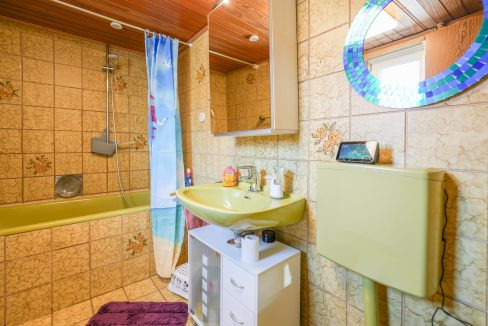 Badezimmer EG