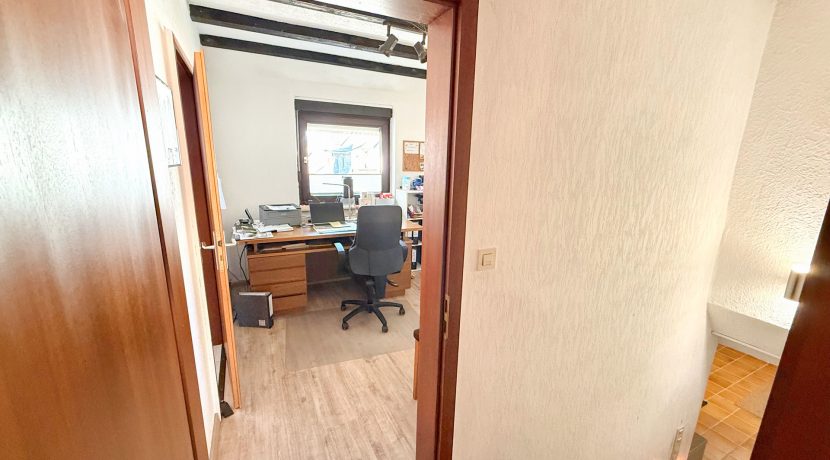 EG Büro (Abgang zum Ladenlokal)