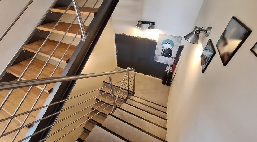 Treppe vom EG ins UG