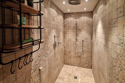 Dusche UG