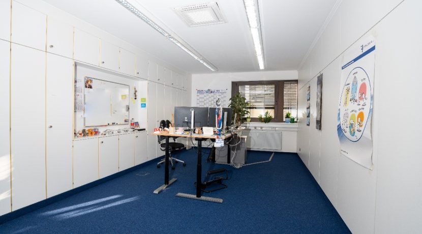 Büro 13