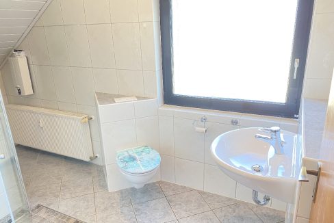 Modernes Tageslichtbad im DG
