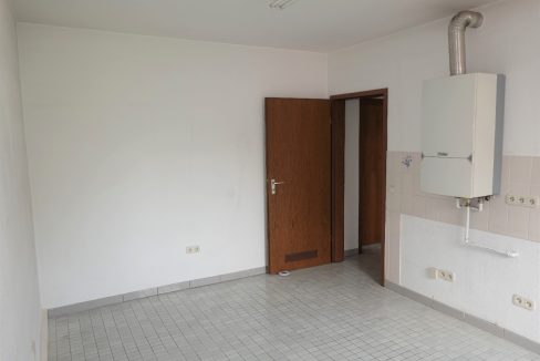 Küche bietet Platz für einen Esstisch