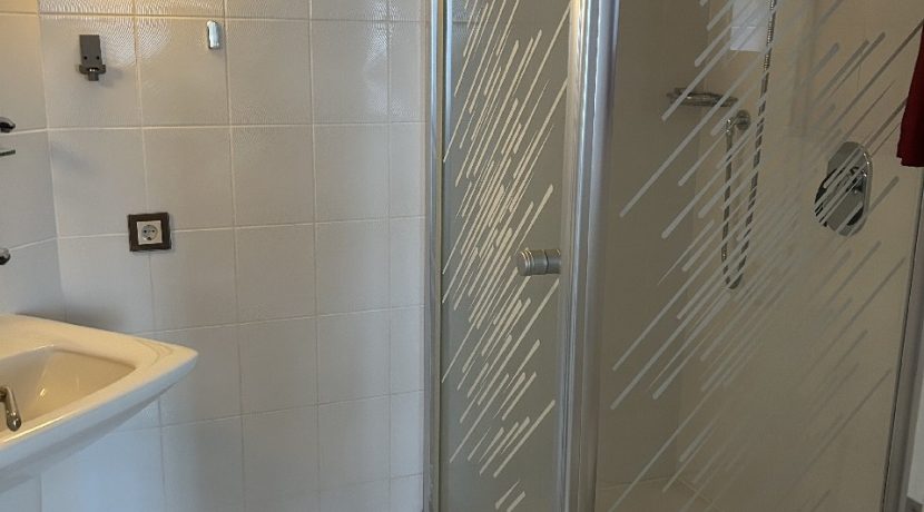 2 gleiche Bäder Einliegerwohnung