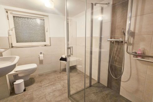 Badezimmer EG