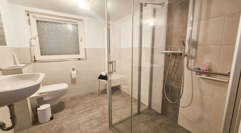 Badezimmer EG
