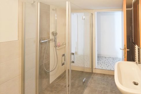 Badezimmer EG