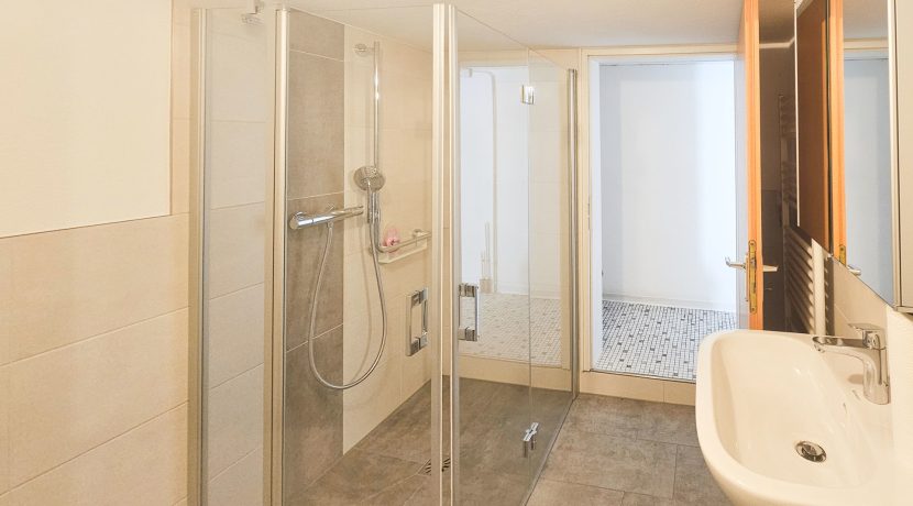 Badezimmer EG