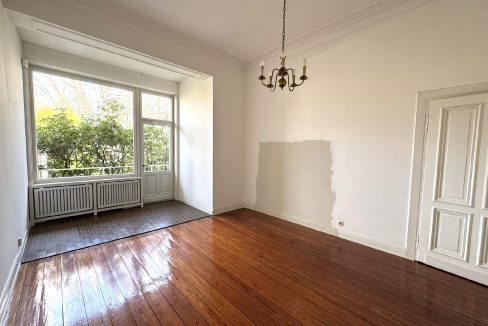 Kaminzimmer mit Gartenzugang