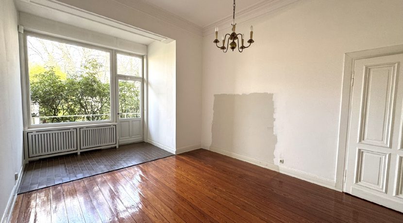 Kaminzimmer mit Gartenzugang