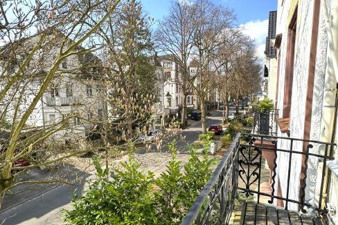 ...und kleinem Balkon
