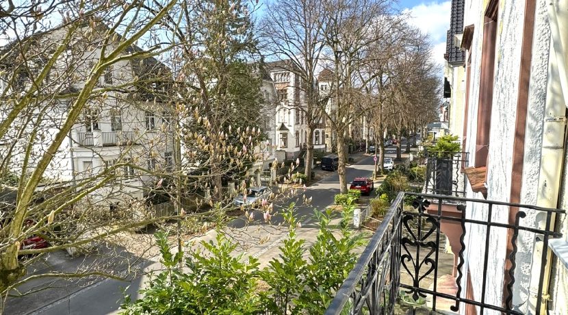 ...und kleinem Balkon