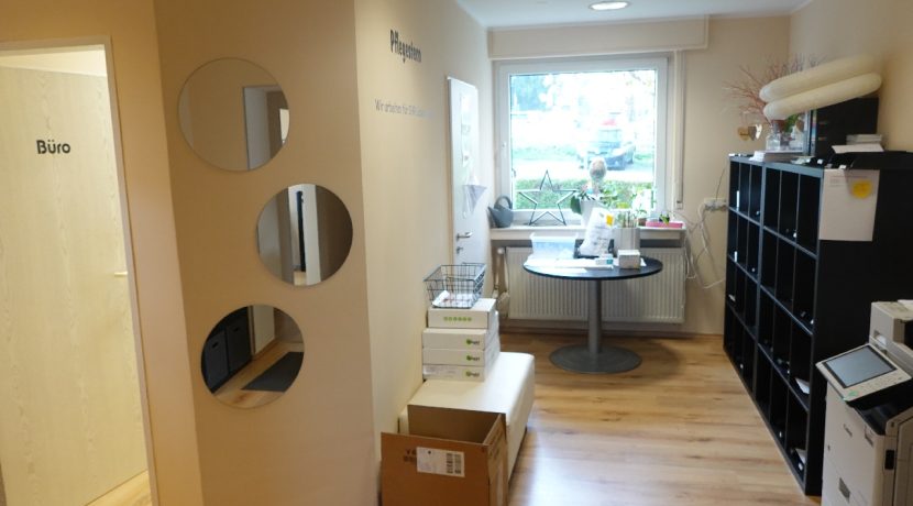 Wartebereich + Abstellraum (optional Büro IV)
